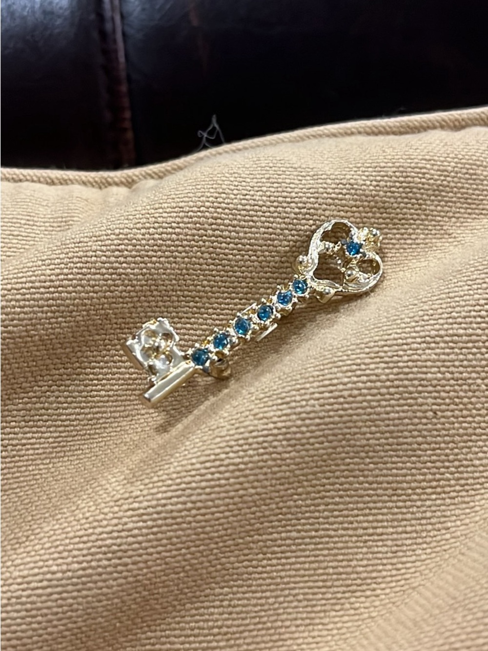 Vintage 1990 Key Brooch Pin